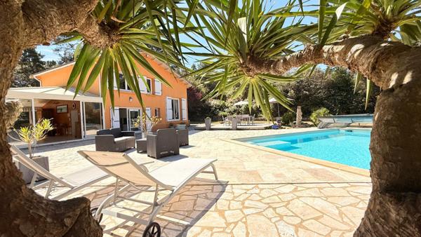 Maison Les Sables D Olonne 3 chambres, jardin, piscine dépendances