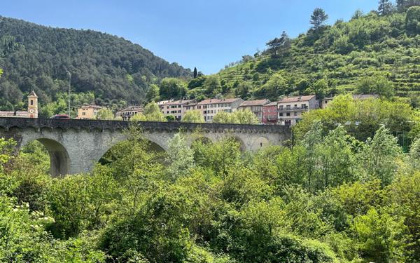 Terrain à vendre    L'Escarène