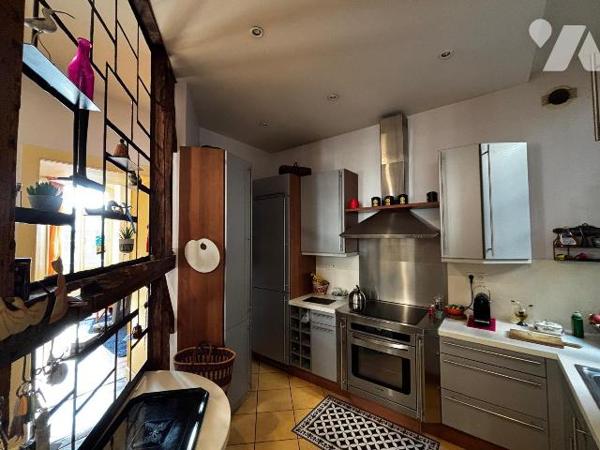 RENNES CENTRE VILLE - APPARTEMENT TYPE 5 - EXCELLENT ETAT
Dans une copropriété du XIXème en pa...