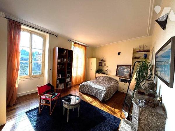 RENNES CENTRE VILLE - APPARTEMENT TYPE 5 - EXCELLENT ETAT
Dans une copropriété du XIXème en pa...
