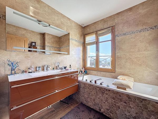 Déjà Loué par immoConnect ! Magnifique maison de 156,42 m2 avec piscine - Sainte foy les lyon