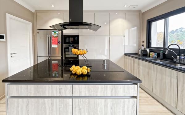 Maison à vendre    4 pièces • 130 m2 Château-l'Évêque