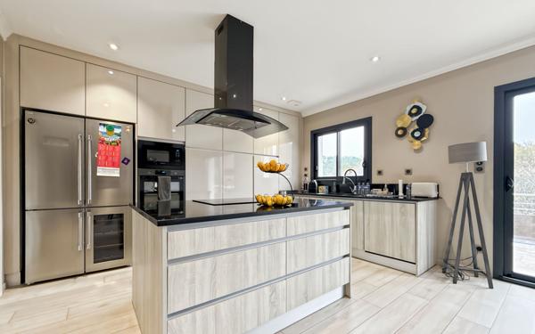 Maison à vendre    4 pièces • 130 m2 Château-l'Évêque