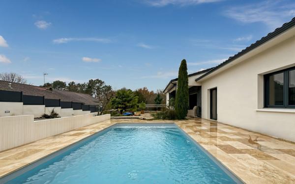 Maison à vendre    4 pièces • 130 m2 Château-l'Évêque