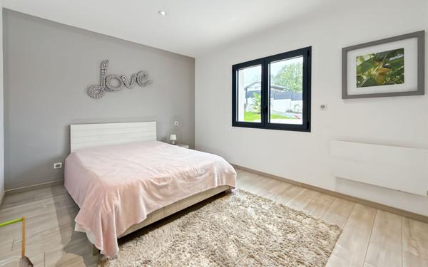 Maison à vendre    4 pièces • 130 m2 Château-l'Évêque