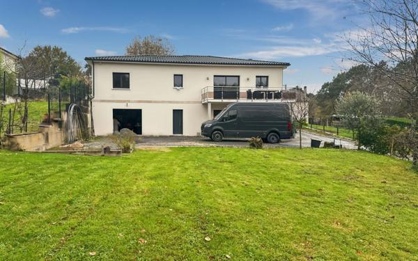 Maison à vendre    4 pièces • 130 m2 Château-l'Évêque