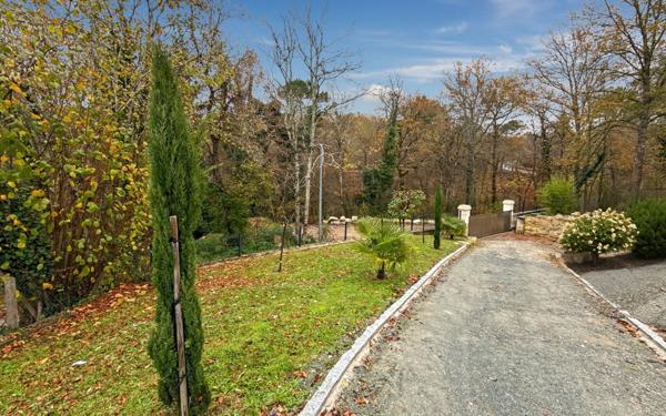 Maison à vendre    4 pièces • 130 m2 Château-l'Évêque