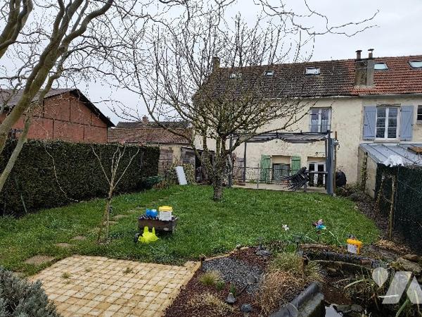 PROCHE LA FERTE MILON - MAISON FAMILIALE