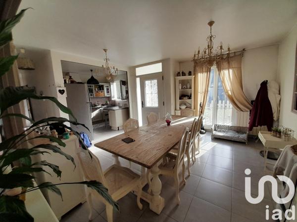 Maison traditionnelle 8 pièces de 131 m² à Grigny (91350)