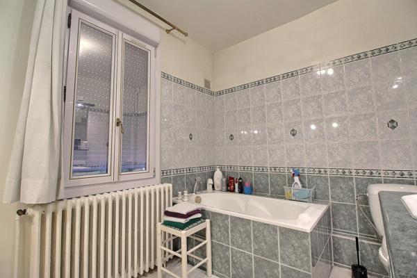 Maison Charleval 8 pièce(s) 191 m2