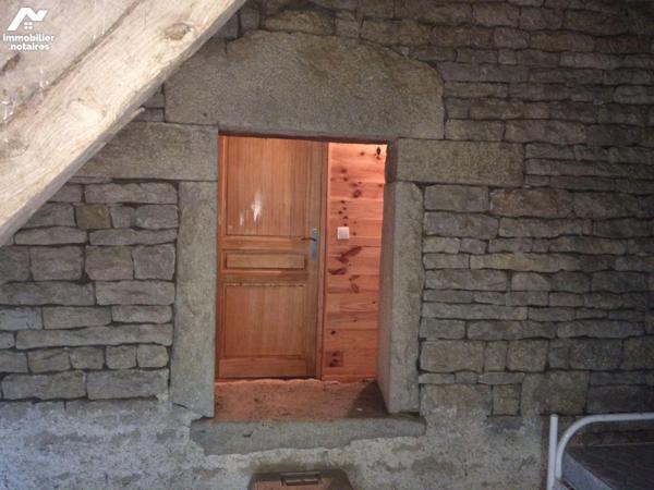 A VENDRE - Commune de BEAUREGARD (Lot- - 46260) - Un petit enclos partiellement rénové comprena...