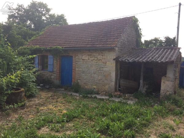 A VENDRE - Commune de BEAUREGARD (Lot- - 46260) - Un petit enclos partiellement rénové comprena...