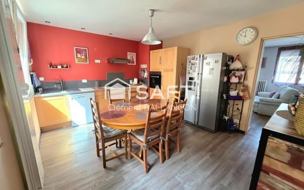 Maison familiale 5 chambres – Secteur très calme – Cour