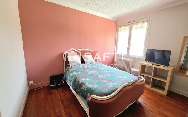 Maison familiale 5 chambres – Secteur très calme – Cour