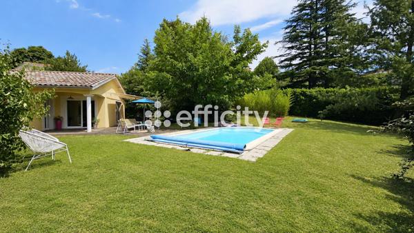 Maison
         6 pièces
        - 140 m² Bien prestige 875 000 € *