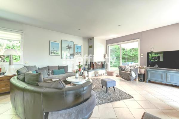 Maison
         6 pièces
        - 140 m² Bien prestige 875 000 € *