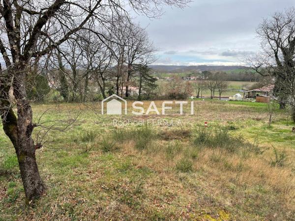Terrain à bâtir. Vue dégagée. Proche village