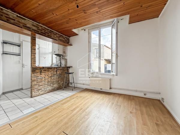 Montreuil  Maison 68.5 m² divisée en 2 appartements, fort potentiel locatif