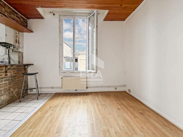 Montreuil  Maison 68.5 m² divisée en 2 appartements, fort potentiel locatif