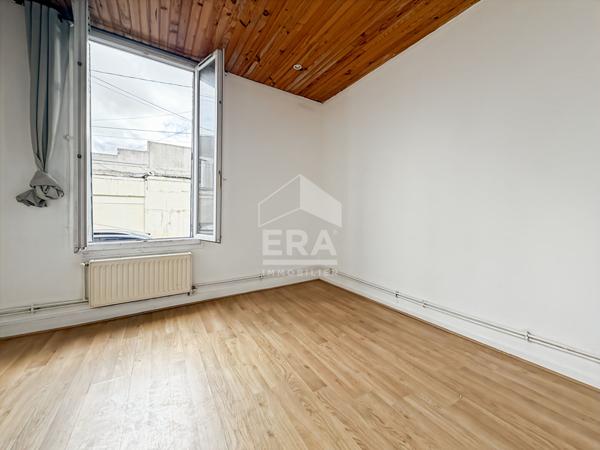 Montreuil  Maison 68.5 m² divisée en 2 appartements, fort potentiel locatif