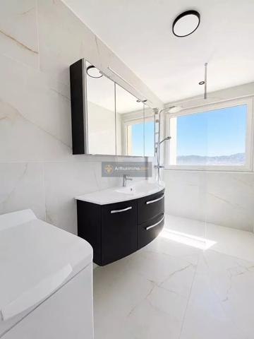 Vente                                                      Appartement
                        
                     4 pièces                      72 m2                     à Saint-Raphaël