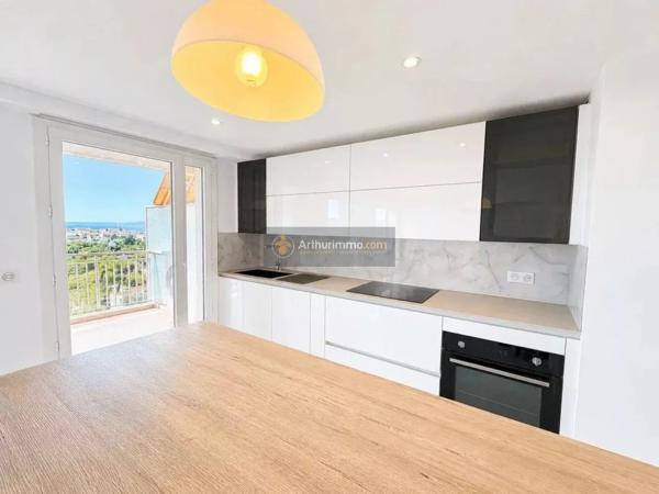 Vente                                                      Appartement
                        
                     4 pièces                      72 m2                     à Saint-Raphaël