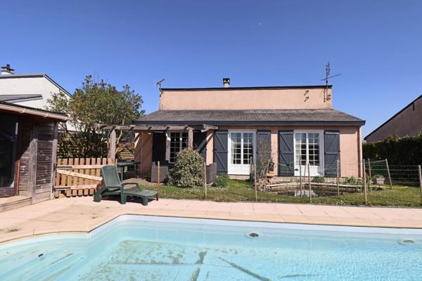 Maison à vendre 7 pièces de 130m² avec piscine, jardin et garage