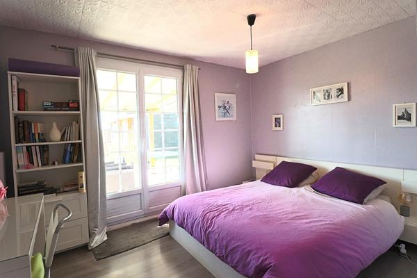 Maison à vendre 7 pièces de 130m² avec piscine, jardin et garage