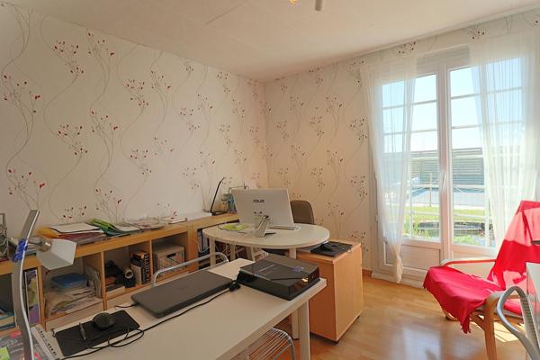 Maison à vendre 7 pièces de 130m² avec piscine, jardin et garage