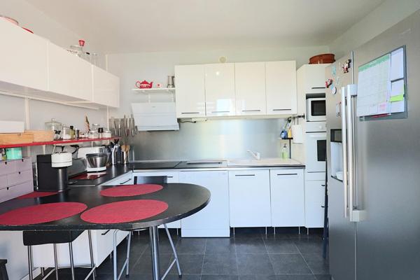 Maison à vendre 7 pièces de 130m² avec piscine, jardin et garage