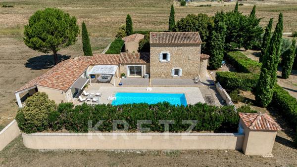 GRÉOUX-LES-BAINS – EXCLUSIVITÉ | ÉLÉGANTE BASTIDE EN PIERRE AVEC PISCINE, AU CALME