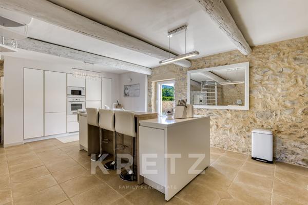 GRÉOUX-LES-BAINS – EXCLUSIVITÉ | ÉLÉGANTE BASTIDE EN PIERRE AVEC PISCINE, AU CALME