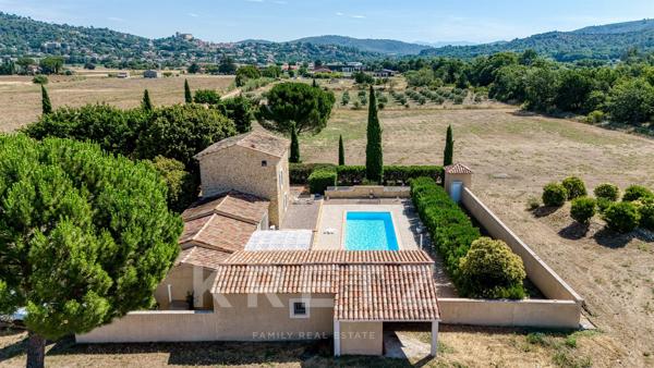 GRÉOUX-LES-BAINS – EXCLUSIVITÉ | ÉLÉGANTE BASTIDE EN PIERRE AVEC PISCINE, AU CALME