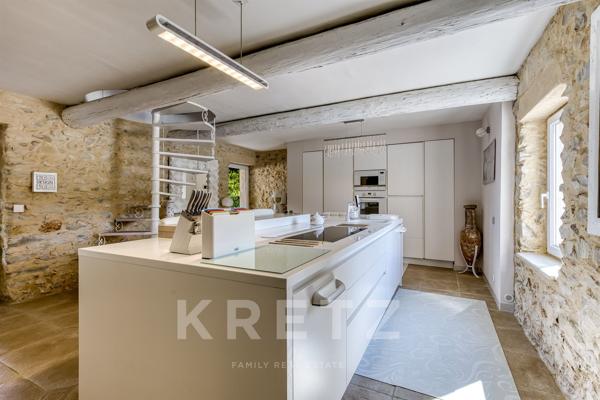 GRÉOUX-LES-BAINS – EXCLUSIVITÉ | ÉLÉGANTE BASTIDE EN PIERRE AVEC PISCINE, AU CALME