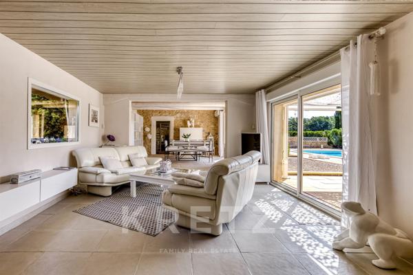 GRÉOUX-LES-BAINS – EXCLUSIVITÉ | ÉLÉGANTE BASTIDE EN PIERRE AVEC PISCINE, AU CALME