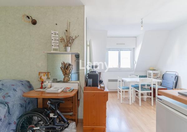 Appartement, stationnement libre