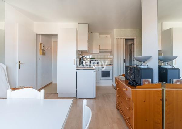 Appartement, stationnement libre