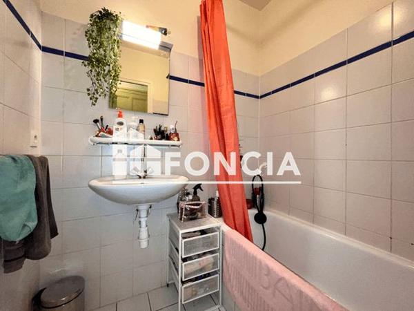 Location Appartement 3 pièces 56 m² - 180 AVENUE PAUL SANTY Lyon 69008