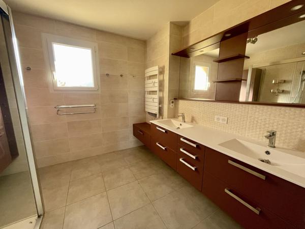 Maison 7 pièces - 210 m²