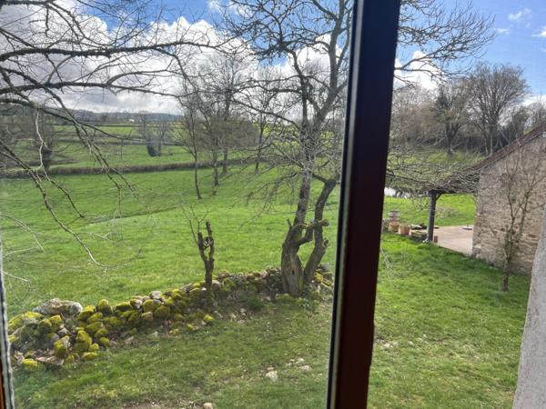 Grande maison isolée, bellevue sur des collines, pas de voisin