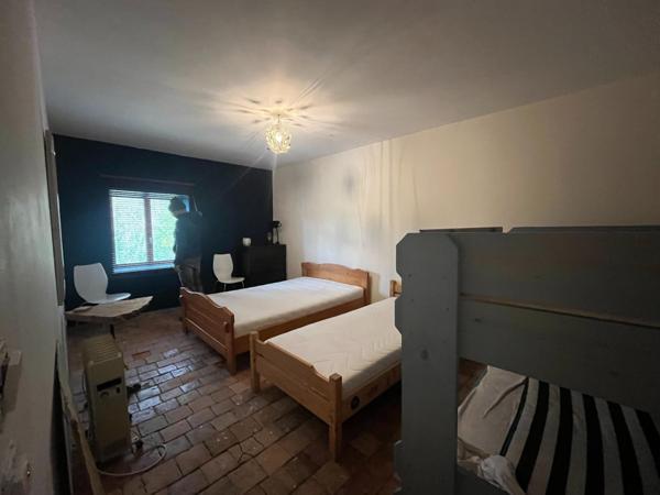 Grande maison isolée, bellevue sur des collines, pas de voisin
