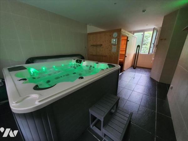 MANDAILLES-SAINT-JULIEN (CANTAL)