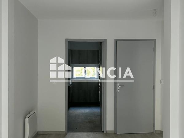 Location Appartement 3 pièces 77.1 m² - 4 ROUTE DE LACAUNE Viane 81530