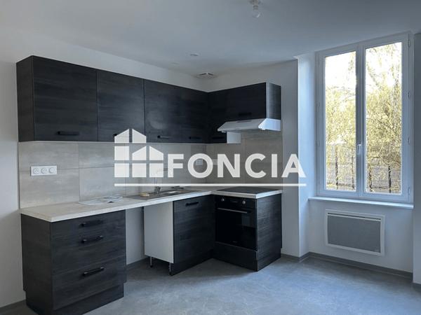 Location Appartement 3 pièces 77.1 m² - 4 ROUTE DE LACAUNE Viane 81530