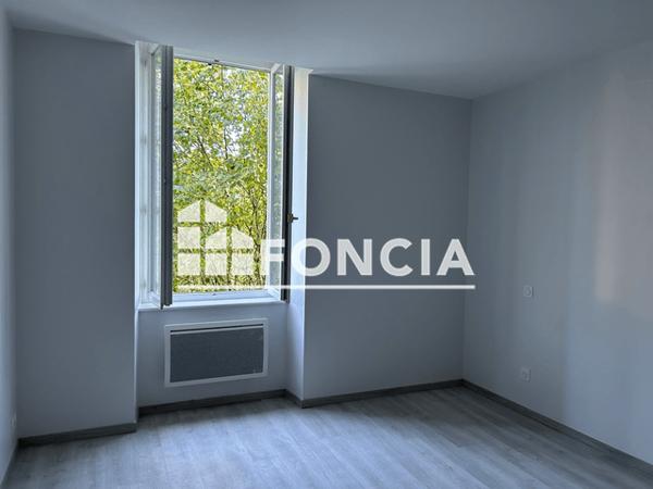 Location Appartement 3 pièces 77.1 m² - 4 ROUTE DE LACAUNE Viane 81530