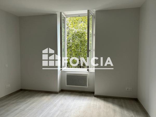 Location Appartement 3 pièces 77.1 m² - 4 ROUTE DE LACAUNE Viane 81530