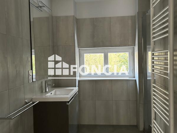 Location Appartement 3 pièces 77.1 m² - 4 ROUTE DE LACAUNE Viane 81530
