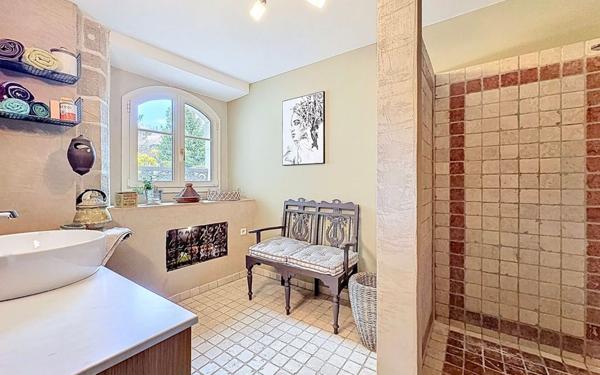 Maison à vendre    5 pièces • 214 m2 Cernex