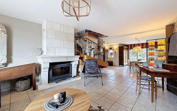 Maison à vendre    5 pièces • 214 m2 Cernex