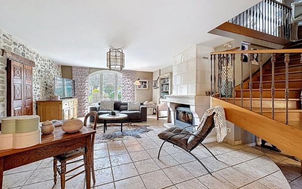 Maison à vendre    5 pièces • 214 m2 Cernex